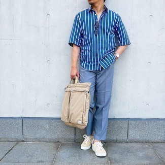 С чем носить голубые классические брюки мужчине