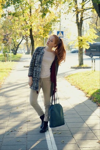 С чем носить голубые серьги