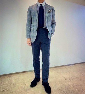 С чем носить голубой пиджак в мелкую клетку мужчине