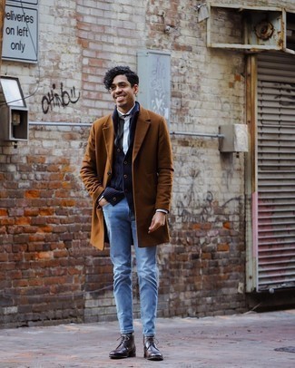 Какие ботинки броги носить с голубыми джинсами