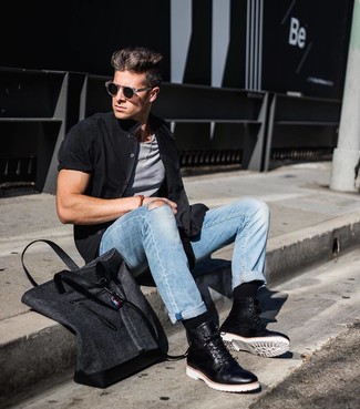 Какие повседневные ботинки носить с голубыми джинсами мужчине