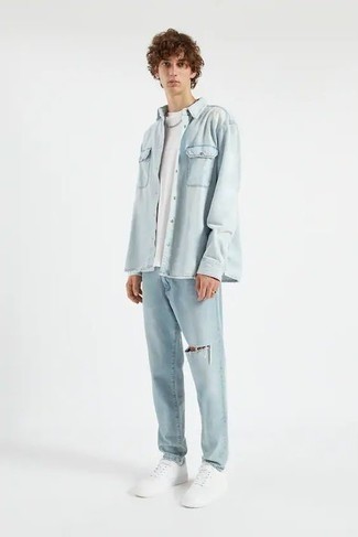 Какие джинсовые рубашки носить с голубыми джинсами мужчине