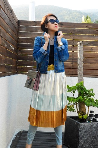 С чем носить голубые джинсы женщине