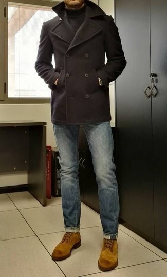 Какие длинные пальто носить с голубыми джинсами