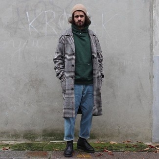 Какие длинные пальто носить с голубыми джинсами