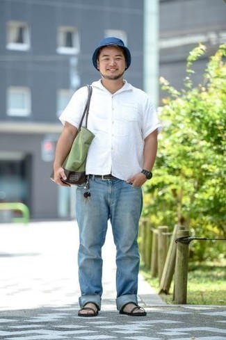 Какие сандалии носить с голубыми джинсами мужчине