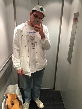 Какие куртки-рубашки носить с голубыми джинсами мужчине