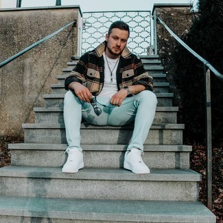 Какие куртки-рубашки носить с голубыми джинсами мужчине