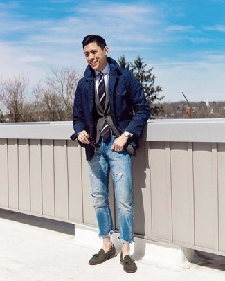 Какие лоферы с кисточками носить с голубыми джинсами