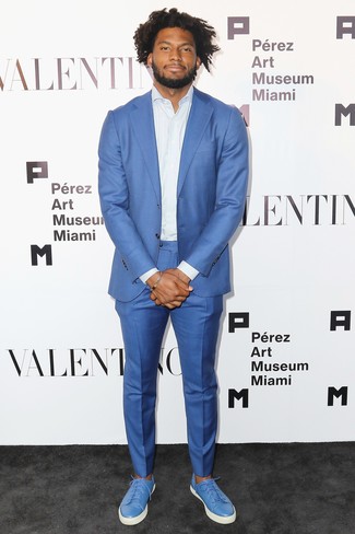 С чем носить голубые кожаные кеды мужчине