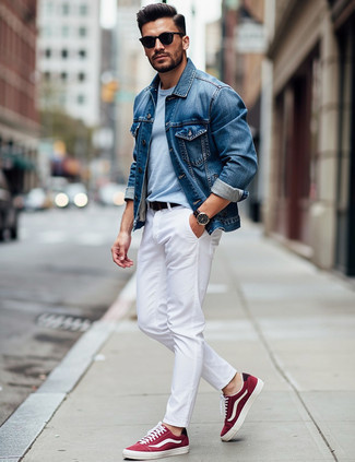 С чем носить голубую рубашку с длинным рукавом мужчине