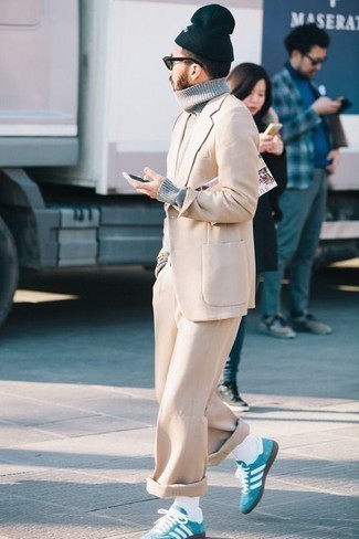 Какие водолазки носить с голубыми низкими кедами мужчине