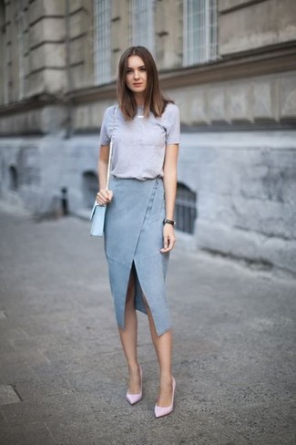 Какие туфли носить с голубой юбкой-карандаш