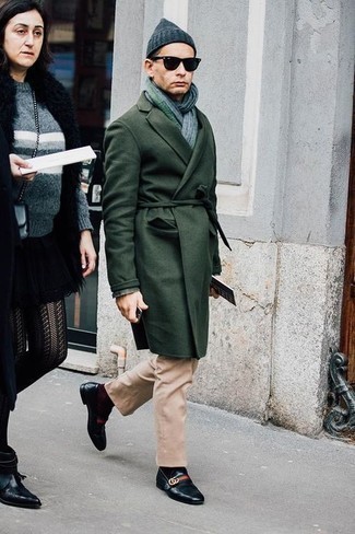 С чем носить голубой шарф мужчине