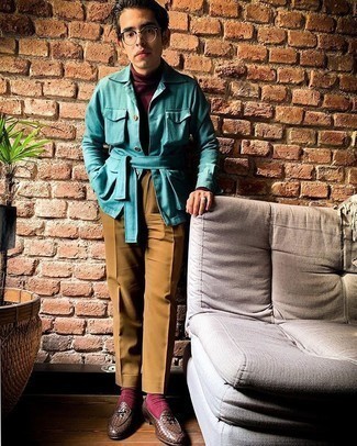 Какие лоферы носить с голубой курткой-рубашкой мужчине