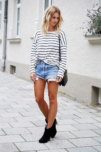 Какие ботильоны носить с голубыми шортами