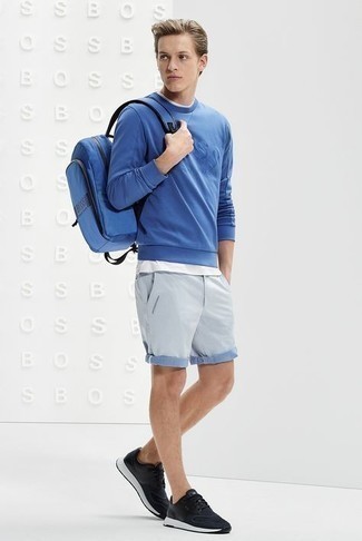 С чем носить голубые шорты мужчине