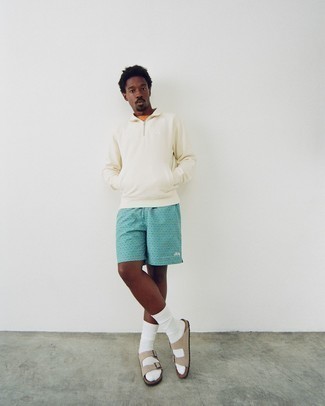 Какие сандалии носить с голубыми шортами мужчине