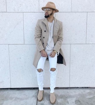 Какие длинные пальто носить с голубыми зауженными джинсами