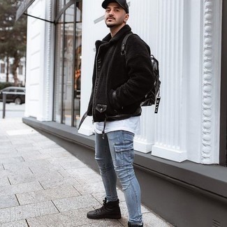 Какие короткие дубленки носить с голубыми зауженными джинсами мужчине