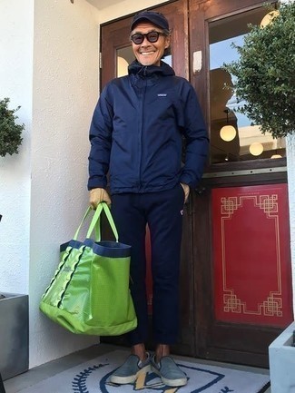 С чем носить голубые слипоны мужчине