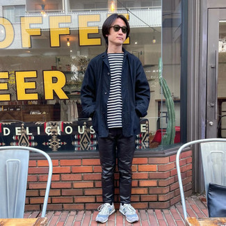 С чем носить голубые кеды мужчине