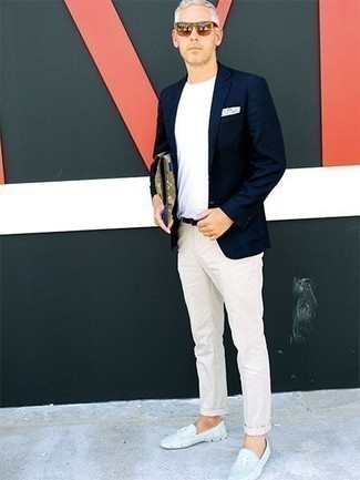 С чем носить голубые замшевые мокасины мужчине