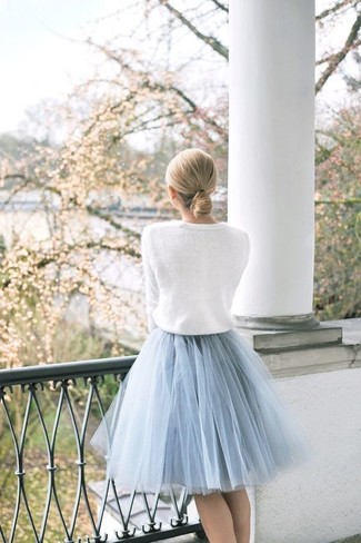 С чем носить голубую юбку из фатина