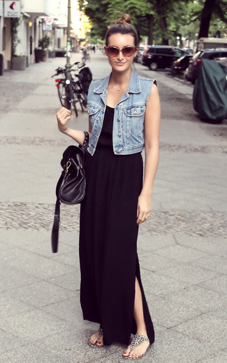 С чем носить голубую безрукавку женщине