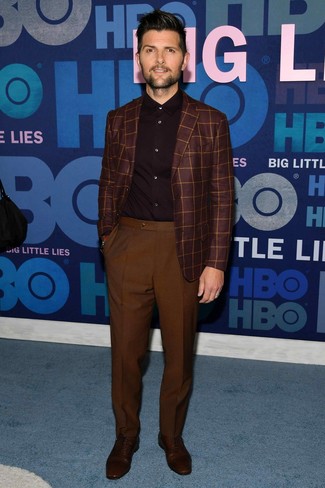 С чем носить светло-фиолетовый пиджак мужчине