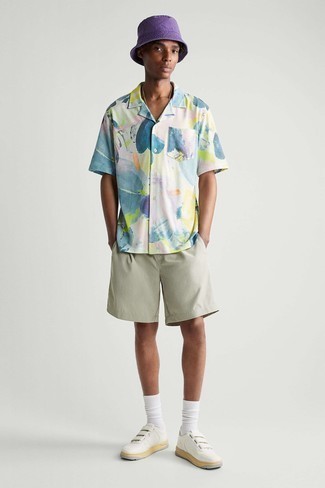 С чем носить светло-фиолетовую панаму мужчине