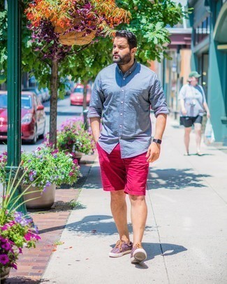 С чем носить светло-фиолетовые низкие кеды мужчине