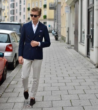 С чем носить светло-фиолетовый нагрудный платок