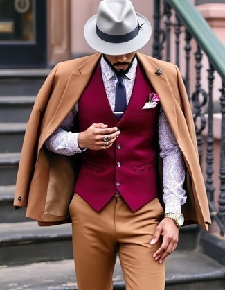 С чем носить светло-фиолетовый галстук мужчине