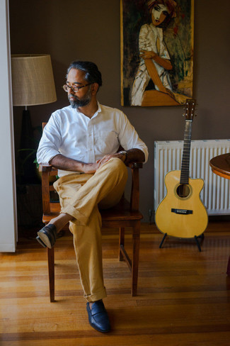 С чем носить льняные брюки чинос