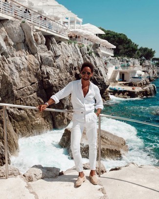 С чем носить льняную рубашку с длинным рукавом мужчине