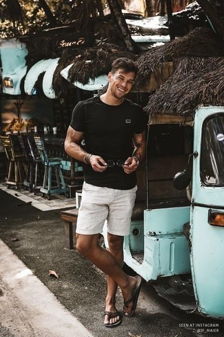 С чем носить льняные шорты мужчине