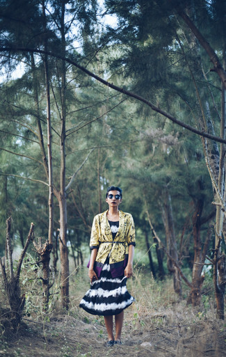 Как носить лоферы с пиджаком женщине