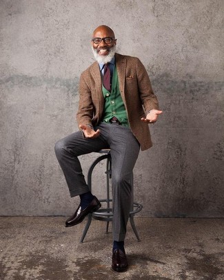 Как носить лоферы с джинсовой рубашкой мужчине