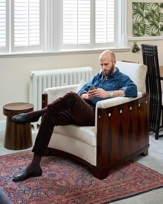 Как носить лоферы с джинсовой рубашкой мужчине