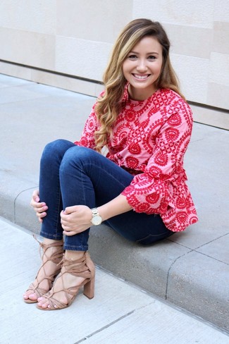 Как носить блузку с длинным рукавом с джинсами