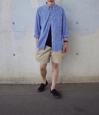 Как носить рубашку с длинным рукавом с шортами мужчине