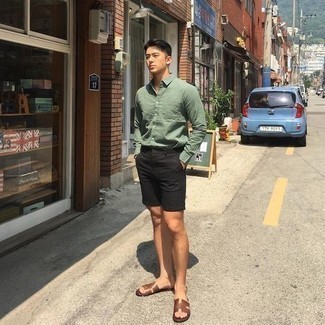 Как носить рубашку с длинным рукавом с шортами мужчине