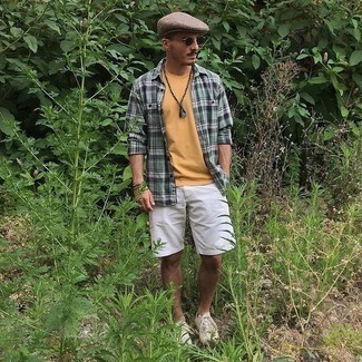 Как носить рубашку с длинным рукавом с шортами мужчине