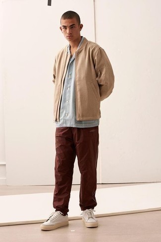 Как носить низкие кеды с бомбером мужчине