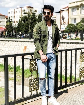 Как носить низкие кеды с полевой курткой