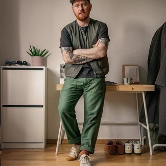 Как носить низкие кеды с курткой без рукавов мужчине