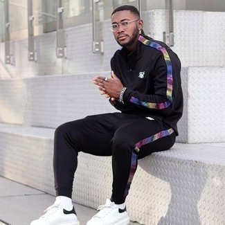 Как носить низкие кеды с спортивным костюмом мужчине