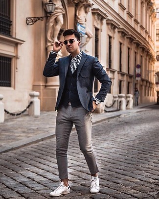 Как носить низкие кеды с жилетом