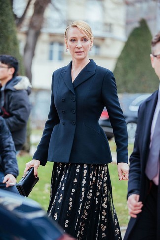 Как носить платье-миди с пиджаком